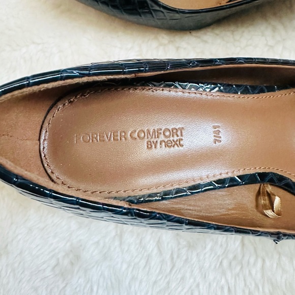 Navy Blue Croc Embossed Pumps Heels - Picture 13 of 15